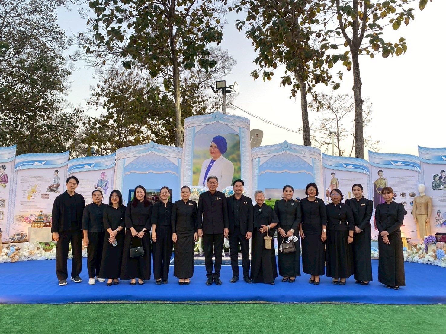 พช.เชียงใหม่ ร่วมกิจกรรม “รวมพลังแห่งความจงรักภักดี” น้อมรำลึกในห้วง 100 วัน แห่งการสวรรคต สมเด็จพระบรมราชชนนีพันปีหลวง