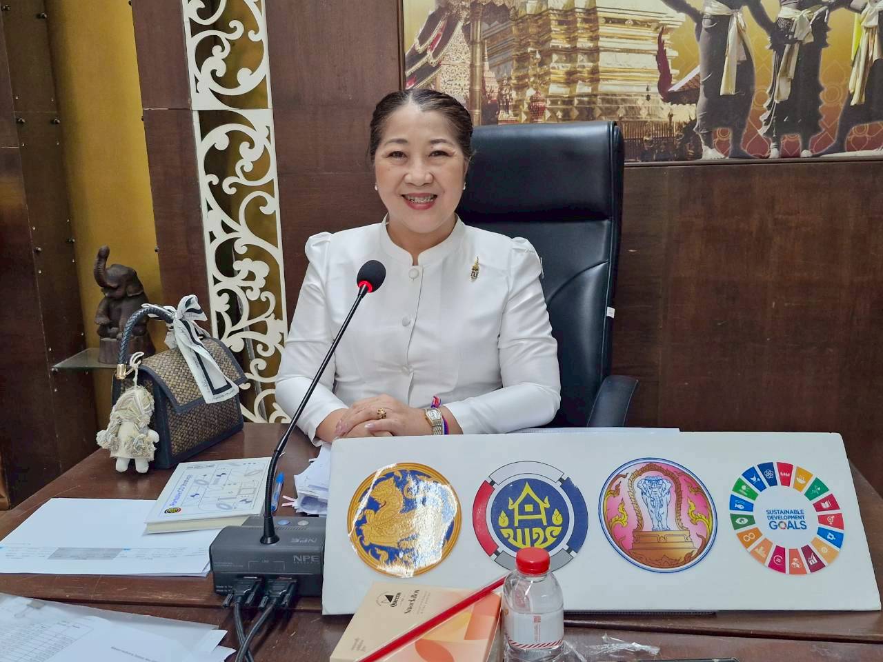 พช.เชียงใหม่ ขานรับนโยบายกรมการพัฒนาชุมชน ประชุมออนไลน์ผ่าน Cisco Webex จัดประชุมผู้บริหารและนักวิชาการพัฒนาชุมชน ครั้งที่ 3/2569 เดินหน้าขับเคลื่อนนโยบายรัฐบาล กระทรวงมหาดไทย และกรมการพัฒนาชุมชนสู่การปฏิบัติในพื้นที่อย่างเป็นรูปธรรม  🗓 วันพุธที่ 1 เมษายน 2569 เวลา 13.30 น. 📍 ณ ห้องประชุมสำนักงานพัฒนาชุมชนจังหวัดเชียงใหม่ ชั้น 5 อาคารอำนวยการ ศาลากลางจังหวัดเชียงใหม่  📣นางณิชพลัฏฐ์ วรรณคำ ตำแหน่ง พัฒนาการจังหวัดเชียงใหม่ เป็นประธานการประชุมผู้บริหารและนักวิชาการพัฒนาชุมชน สำนักงานพัฒนาชุมชนจั