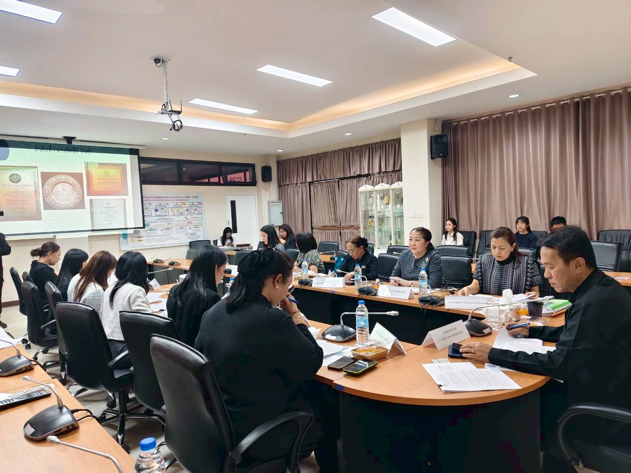 🌸 พช.เชียงใหม่ ร่วมประชุมคัดเลือก "สตรีไทยดีเด่น" ประจำปี 2569 เฟ้นหา 1 ตัวแทนสตรีต้นแบบระดับจังหวัด✨