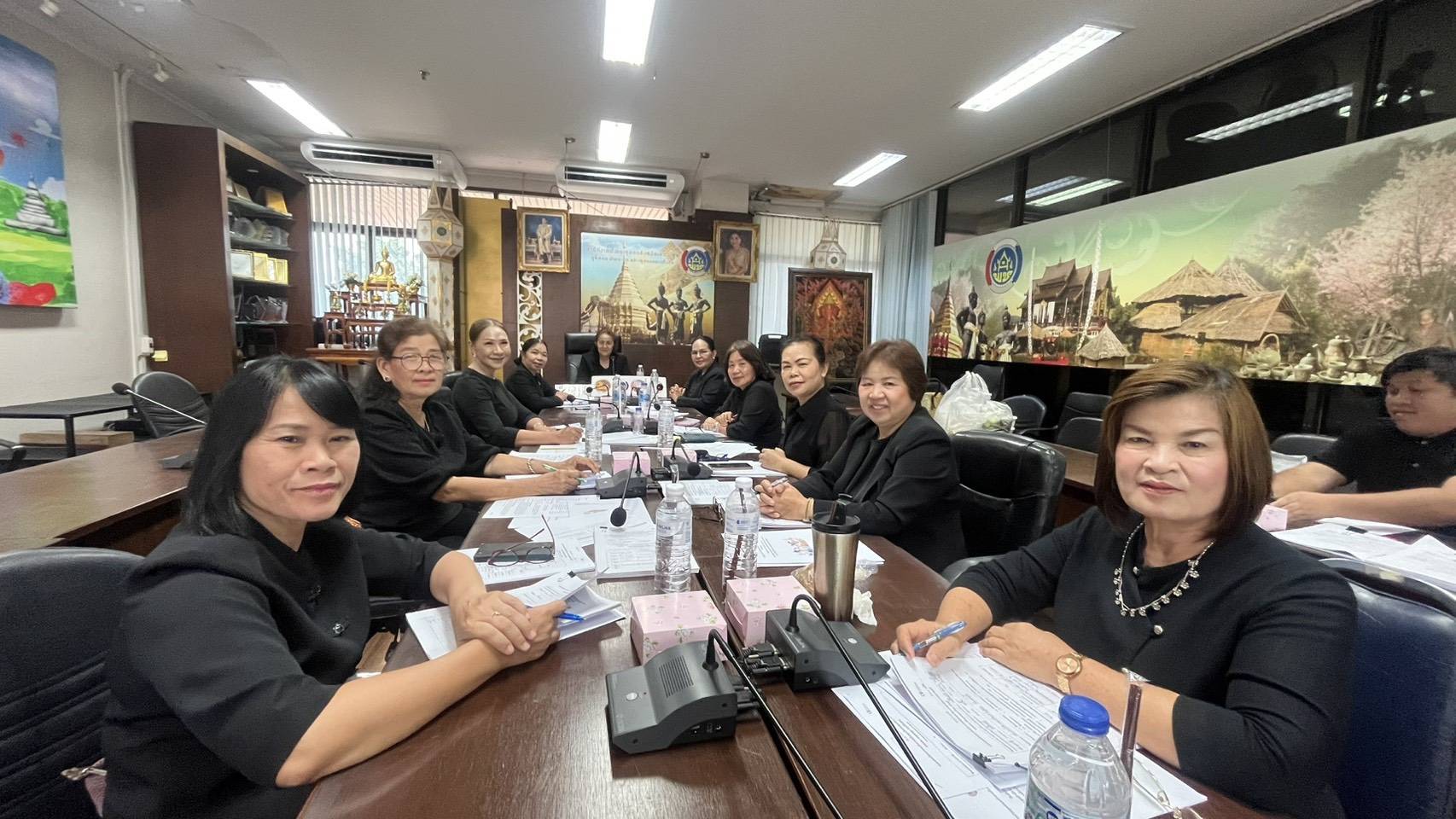 👩‍💼✨ ขับเคลื่อนกองทุนพัฒนาบทบาทสตรี เดินหน้าอนุมัติงบประมาณหนุนกลุ่มอาชีพสตรีในชุมชน 🚀