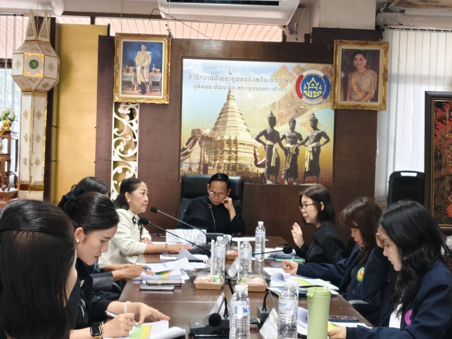 👩‍💼✨ พช.เชียงใหม่ จัดประชุมคณะอนุกรรมการกองทุนพัฒนาบทบาทสตรี เร่งอนุมัติทุนสร้างอาชีพ  🚀